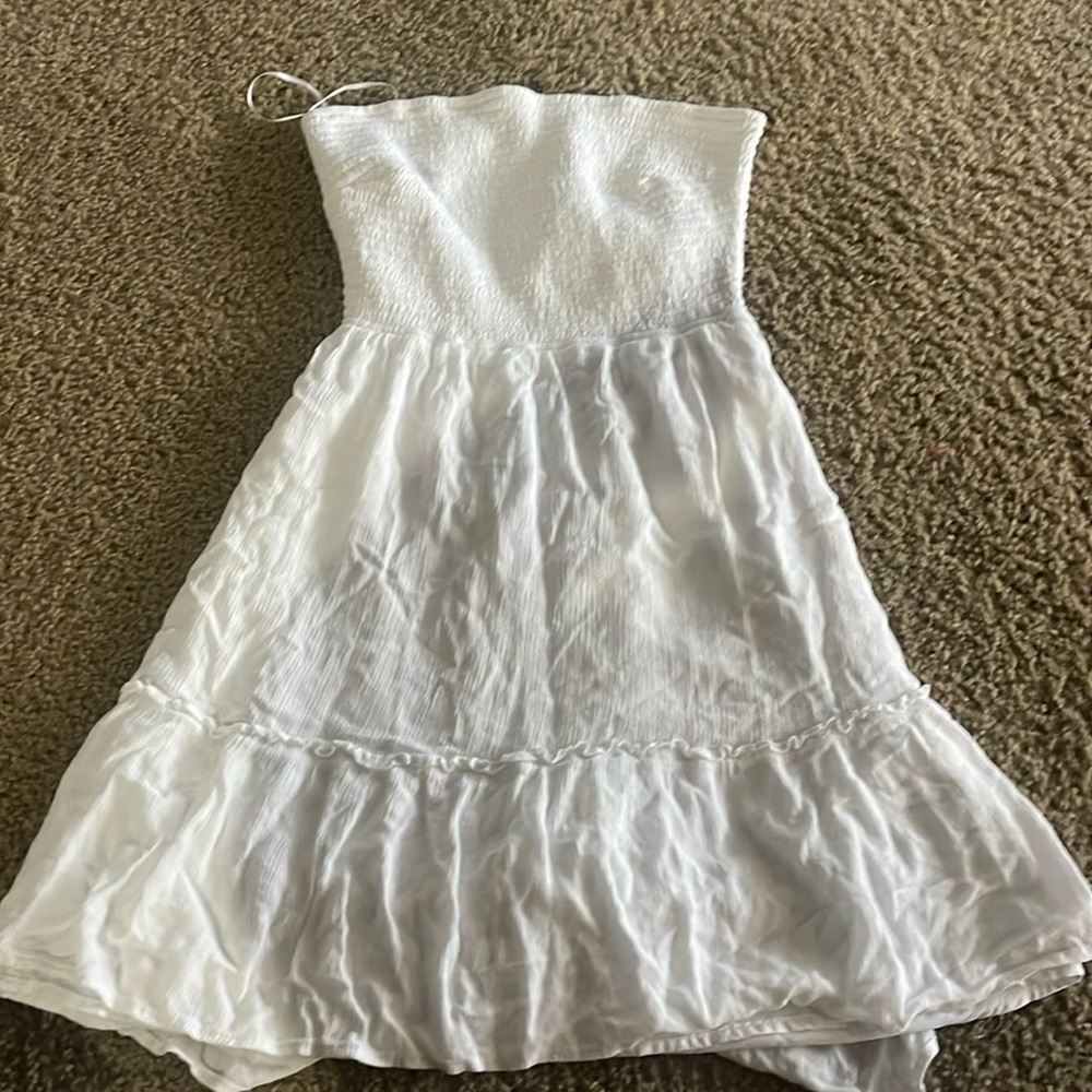 White flow dress